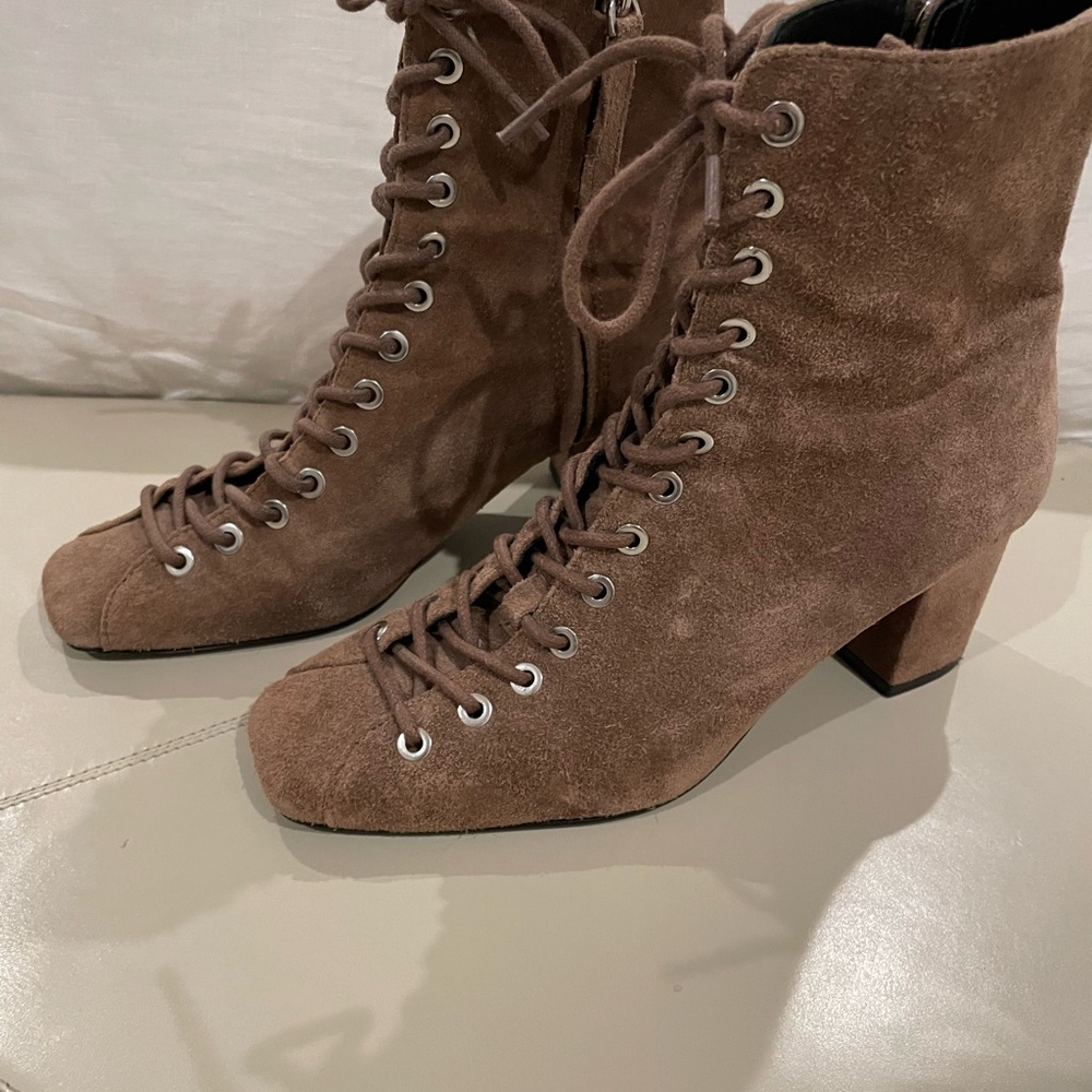 Uterque Brown Suede Lace-Up Ankle Boots. Made in Spain